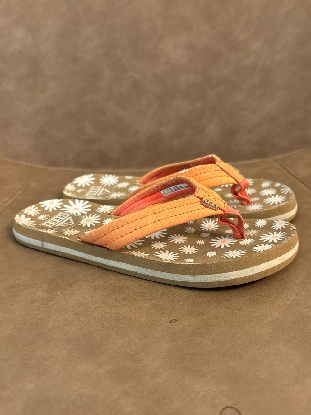 Reef orange floral flip flops sandals size 1
